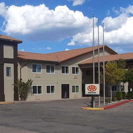 Quality Inn & Suites Grants - I-40 מראה חיצוני תמונה
