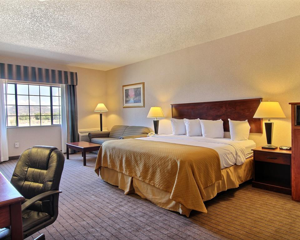 Quality Inn & Suites Grants - I-40 מראה חיצוני תמונה