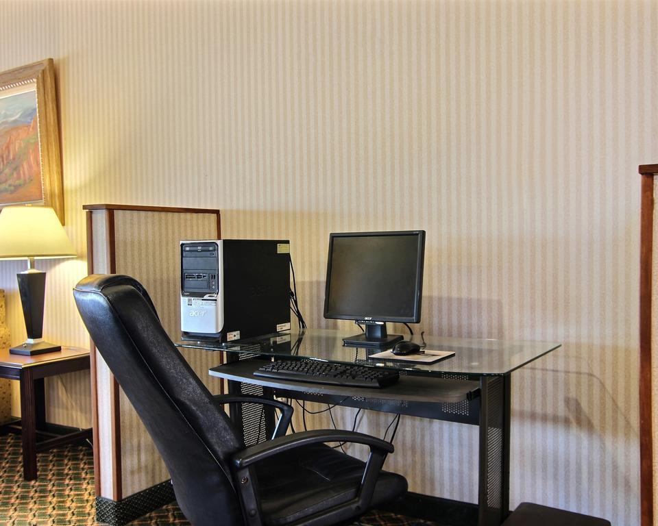 Quality Inn & Suites Grants - I-40 מראה חיצוני תמונה
