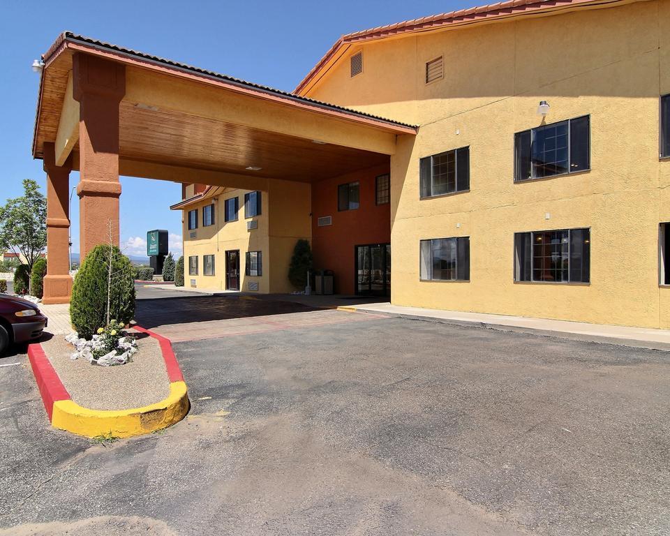Quality Inn & Suites Grants - I-40 מראה חיצוני תמונה