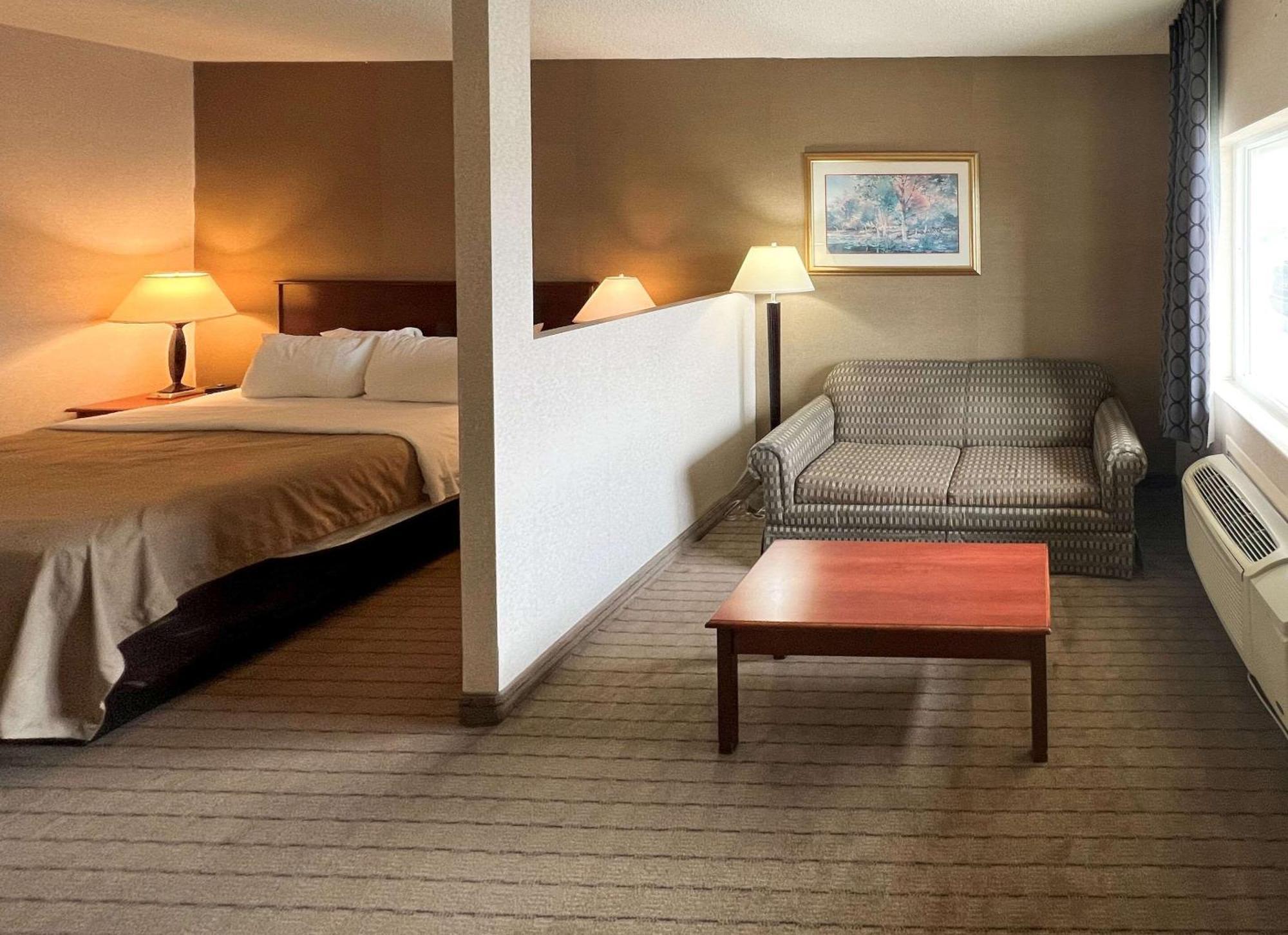 Quality Inn & Suites Grants - I-40 מראה חיצוני תמונה